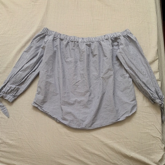 Off the Shoulder Blouse - Picture 1 of 2